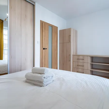 Apartment Strzelecka Yellow