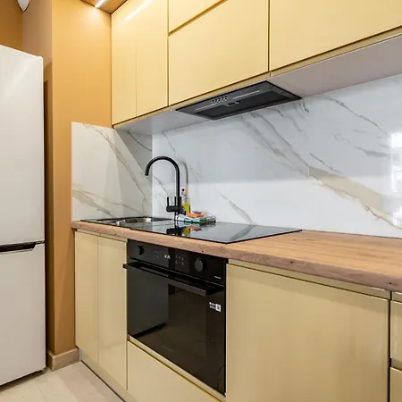 Strzelecka Yellow Apartment