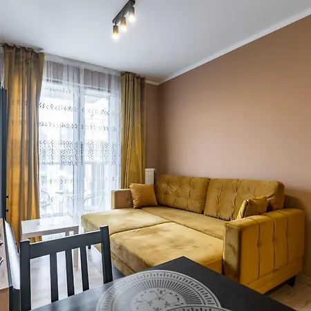 Apartment Strzelecka Yellow