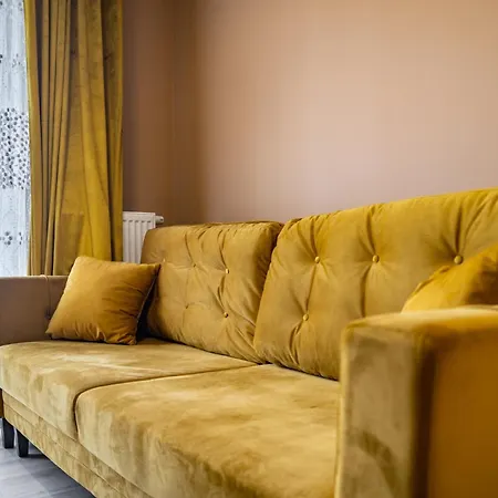 Strzelecka Yellow Apartment